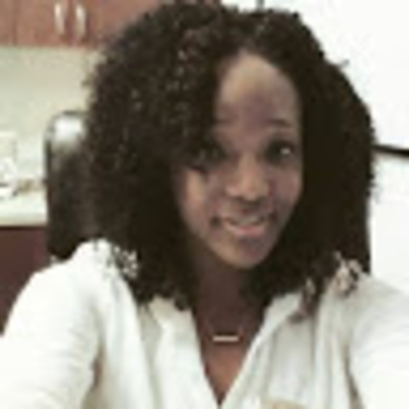 Meet your Posher, Shelly - Picture 1 of 1